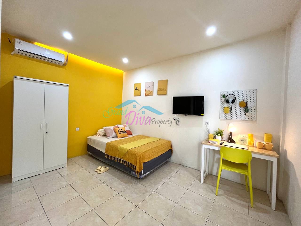 DIJUAL CEPAT! KOST DEKAT KIIC KARAWANG