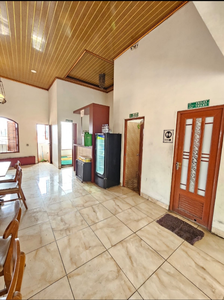 Di jual Ruko 2 lantai ex resto di area Pondok Bambu, Duren Sawit