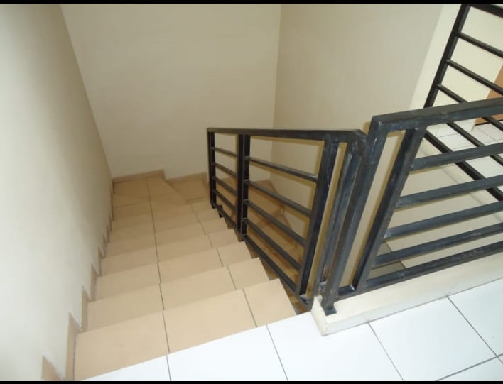 Disewakan ruko di Pos Pengumben, Kelapa Dua, Kebon Jeruk