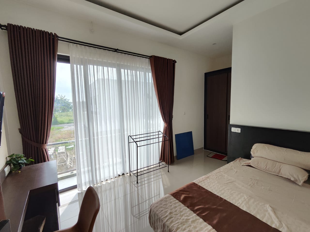 TERMURAH!! DIJUAL KOST EKSKLUSIF 2 LANTAI FULL FURNISH HANYA 1 M