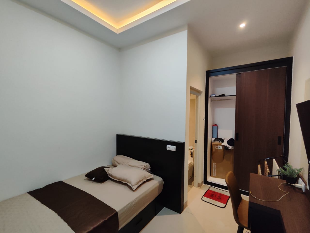 TERMURAH!! DIJUAL KOST EKSKLUSIF 2 LANTAI FULL FURNISH HANYA 1 M