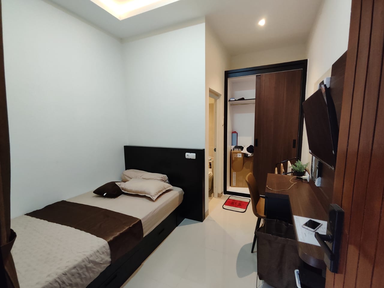 TERMURAH!! DIJUAL KOST EKSKLUSIF 2 LANTAI FULL FURNISH HANYA 1 M