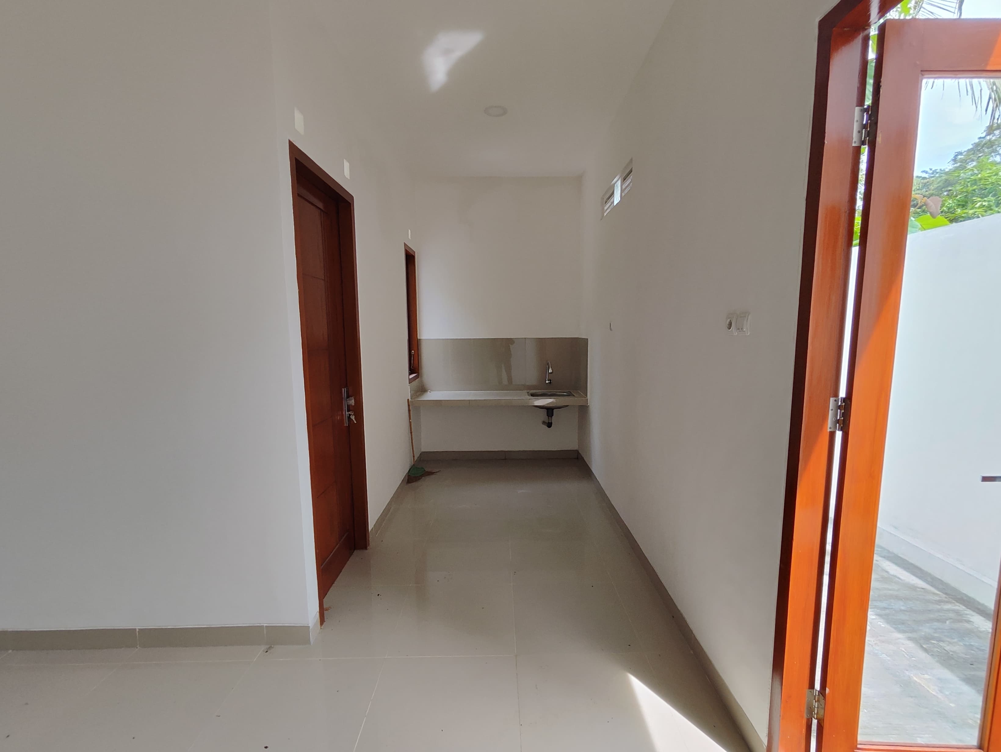 DIJUAL RUMAH SIAP HUNI DEKAT ALUN-ALUN PASEBAN