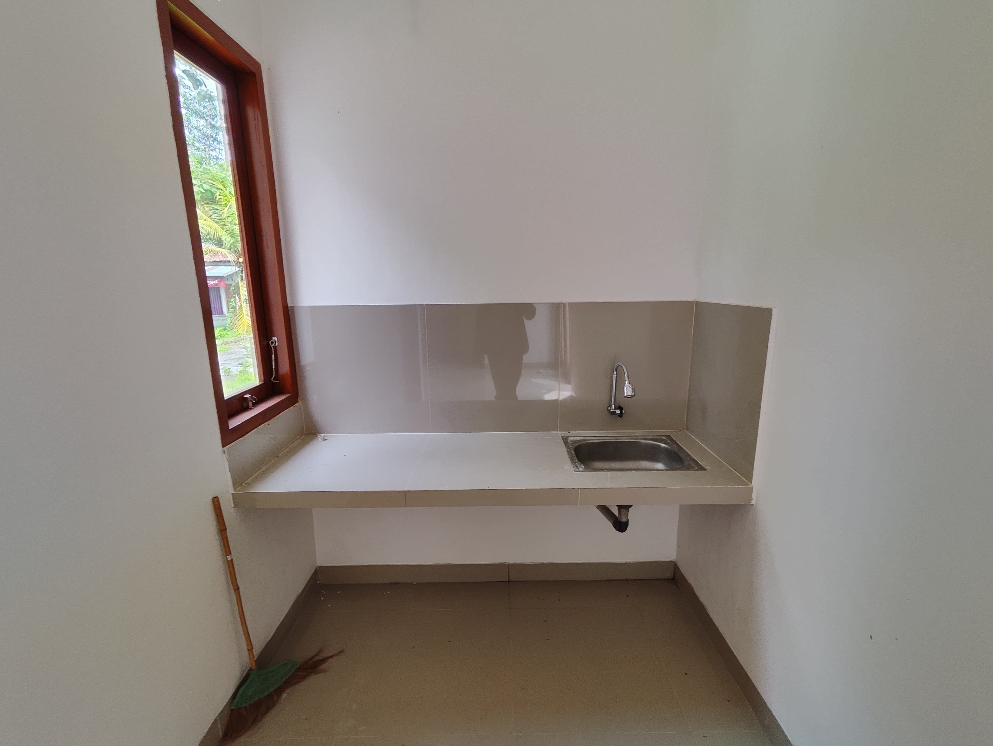 DIJUAL RUMAH SIAP HUNI DEKAT ALUN-ALUN PASEBAN