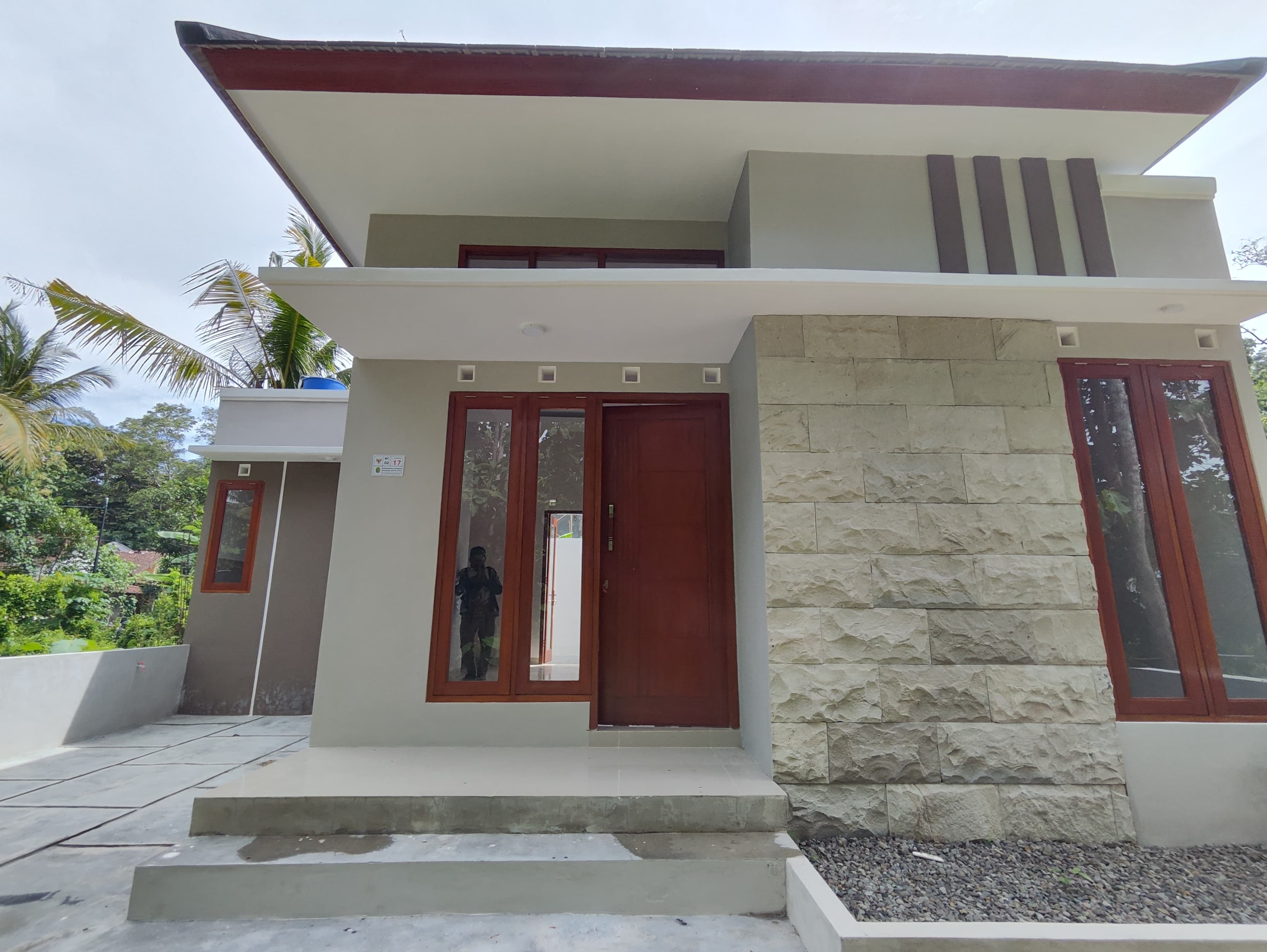 DIJUAL RUMAH SIAP HUNI DEKAT ALUN-ALUN PASEBAN