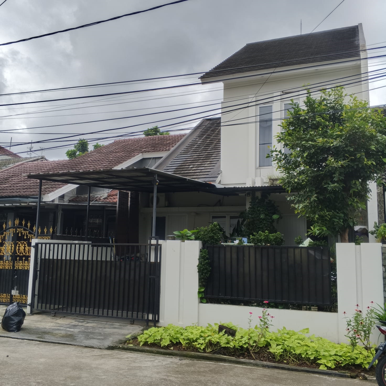 Jual rumah dikomplek mewah di Cinere, Depok, Jawa Barat
