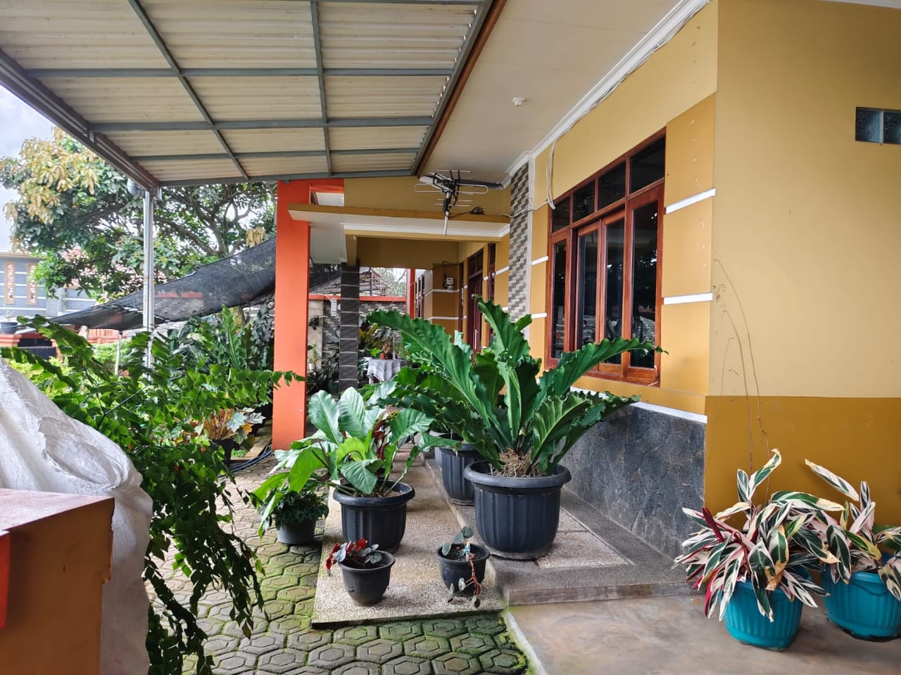 DIJUAL – PABRIK SARUNG AKTIF PRODUKSI di IBUN, MAJALAYA