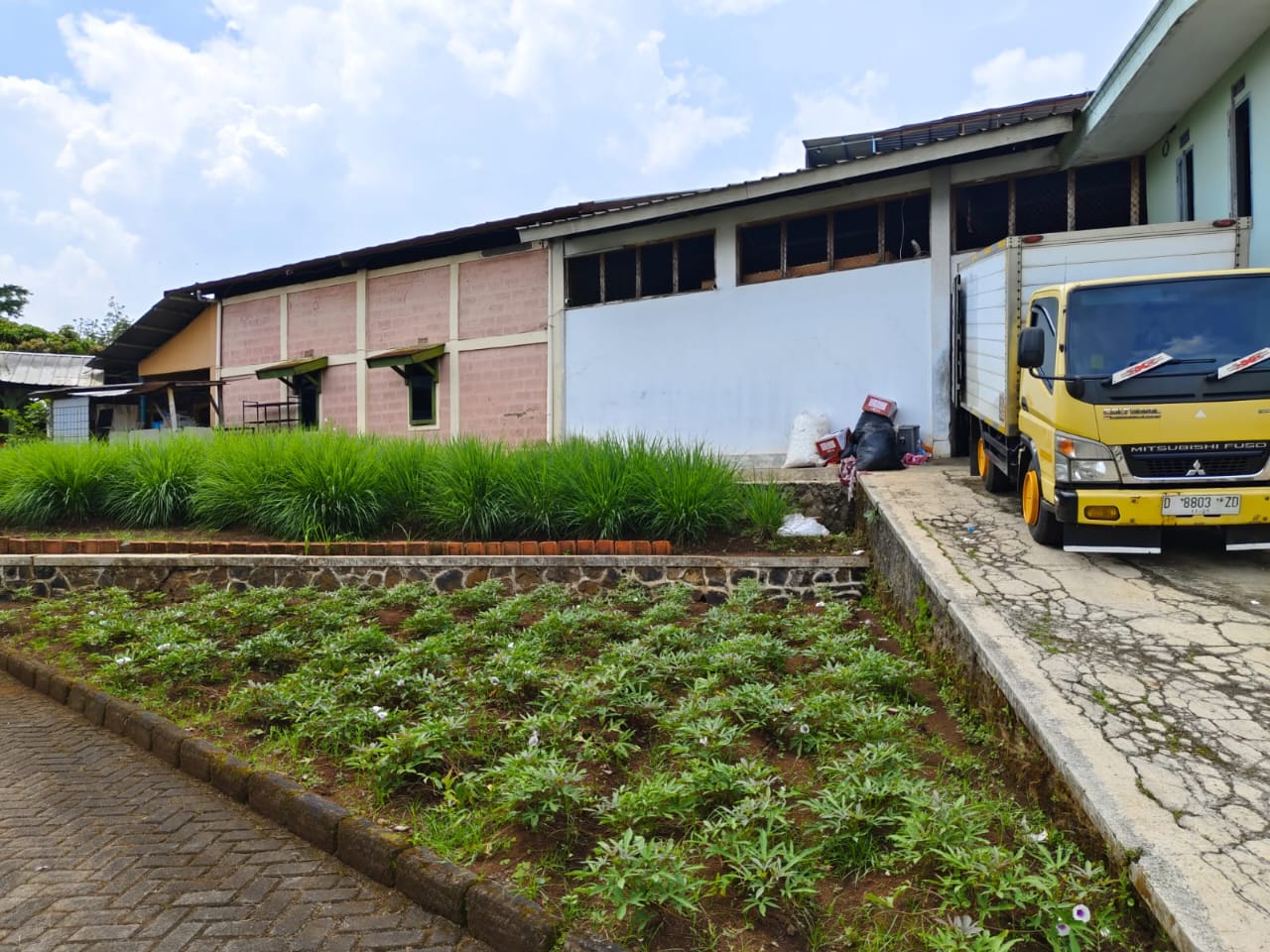 DIJUAL – PABRIK SARUNG AKTIF PRODUKSI di IBUN, MAJALAYA