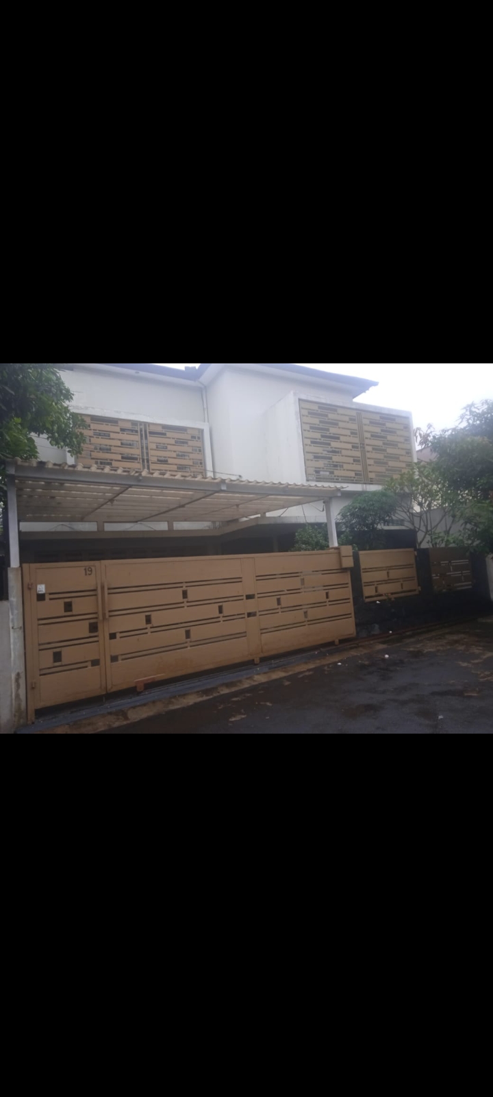 Dijual rumah di sayap buahbatu strategis di tengah kota