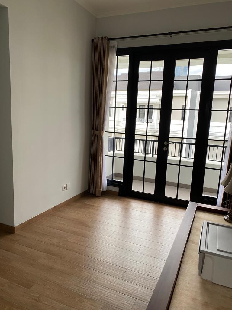 Dijual rumah baru di Alam Sutera, Panunggangan Timur, Pinang