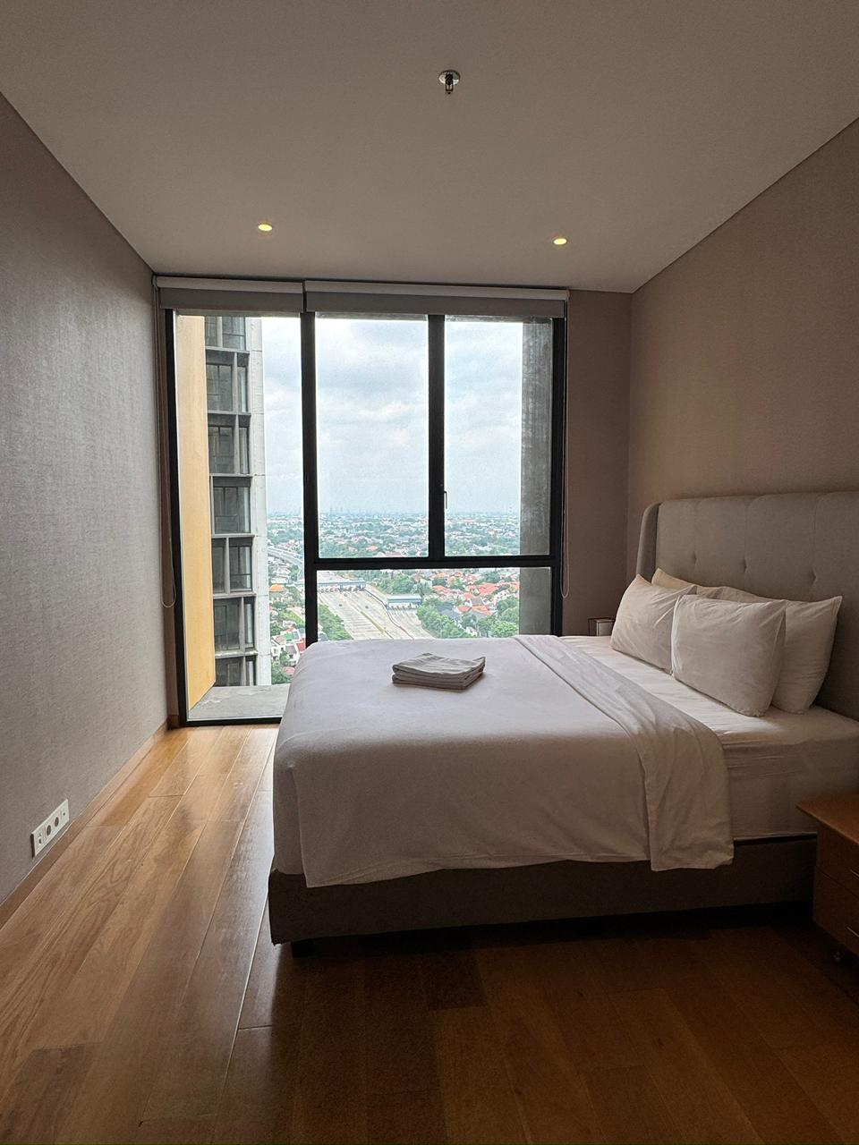 Dijual Cepat Apartemen Izzara 2BR Full Furnished – Lantai 21, Vi