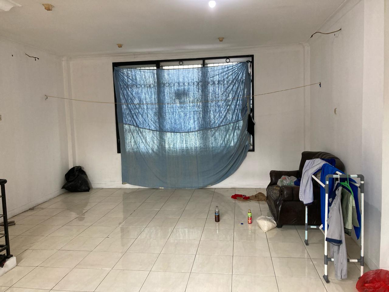 Dijual Ruko Siap Pakai 2,5lantai di Aralia Harapan Indah