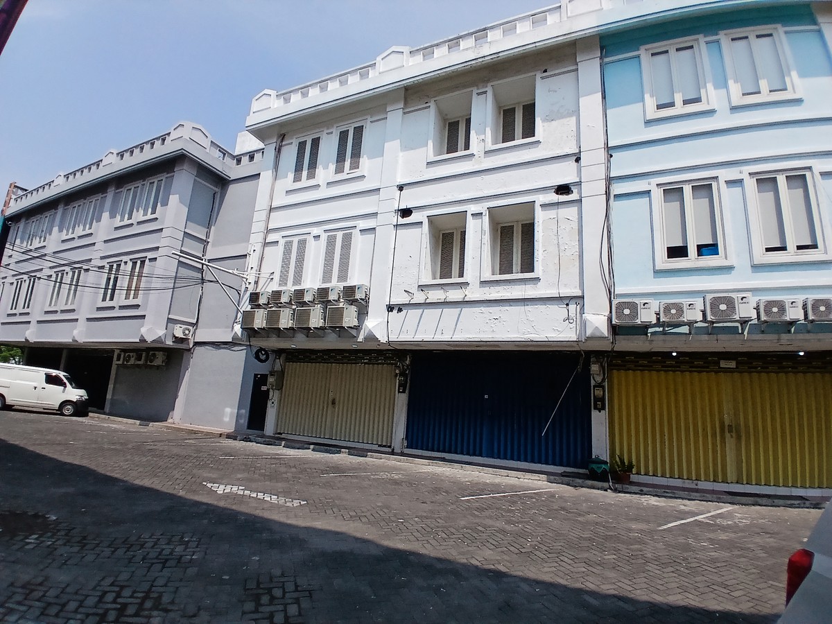 JuaL Ruko 3 Lantai di Mega galaxy MERR, Sukolilo, Surabaya.