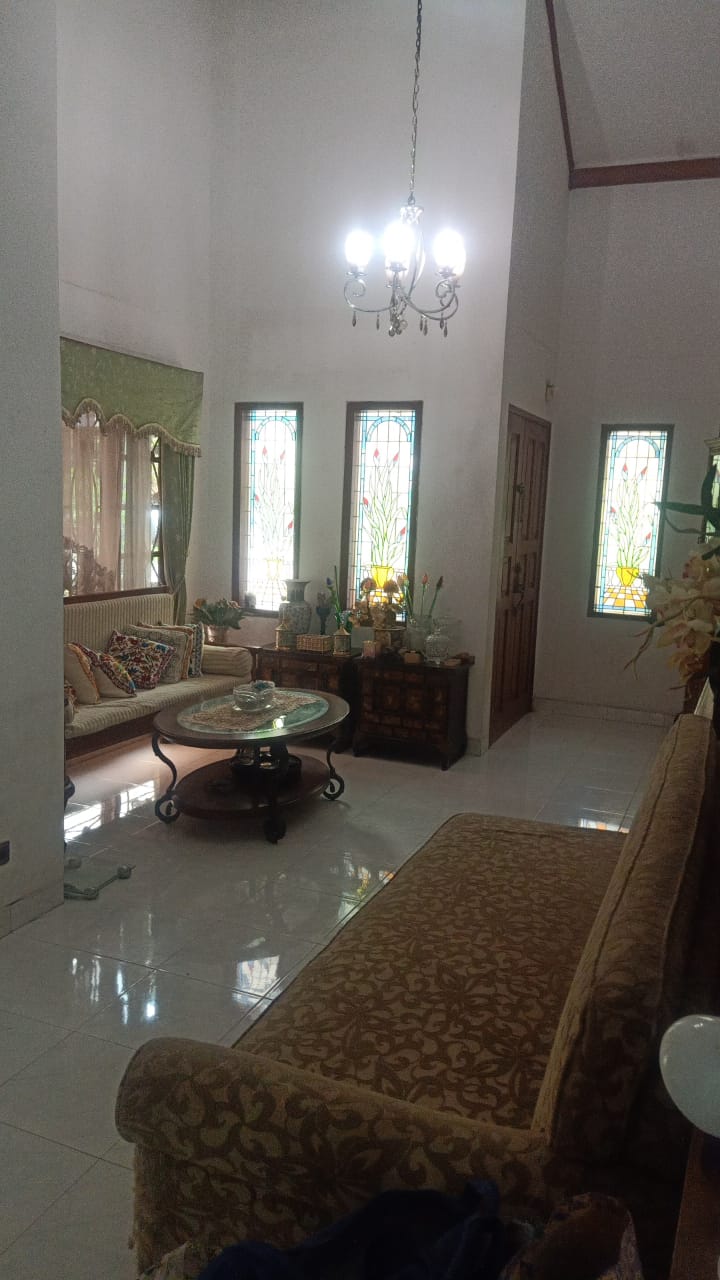 Disewakan rumah town house plus swiming pool Cilandak Barat