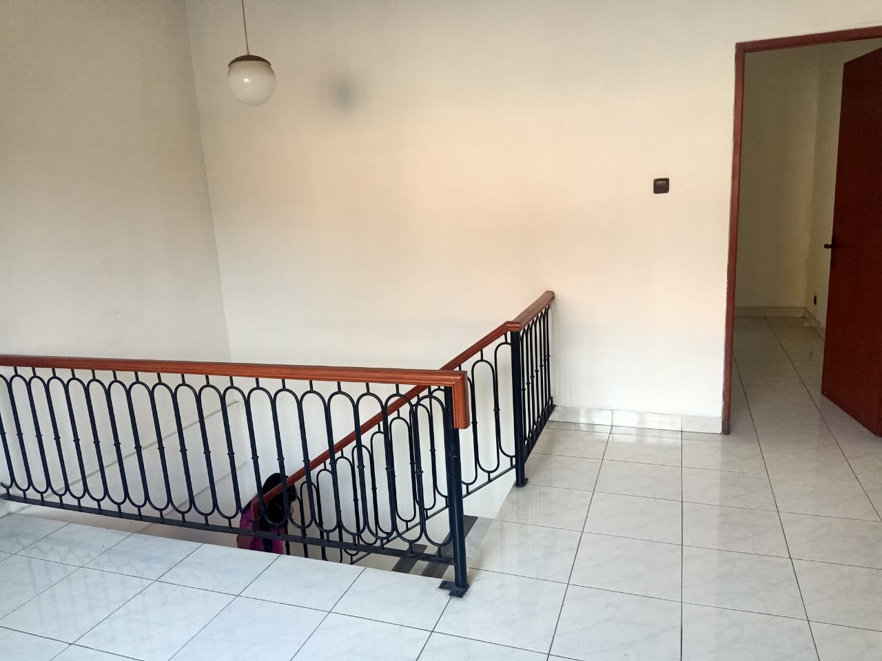 Disewakan rumah town house plus swiming pool Cilandak Barat