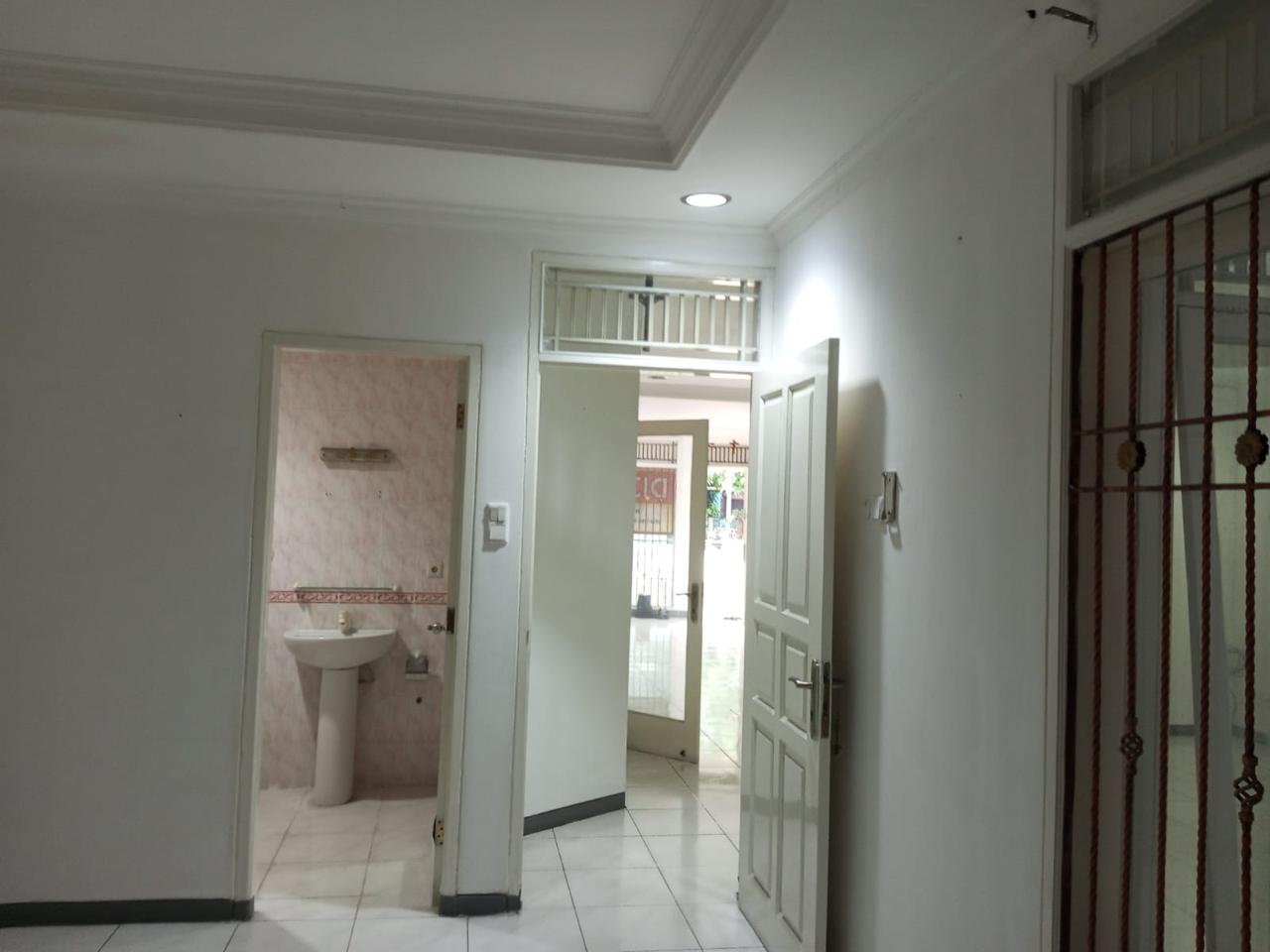 Dijual Rumah Mega Kebon Jeruk, Joglo Jakarta Barat