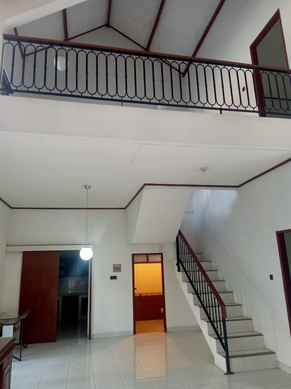 Disewakan rumah town house plus swiming pool Cilandak Barat