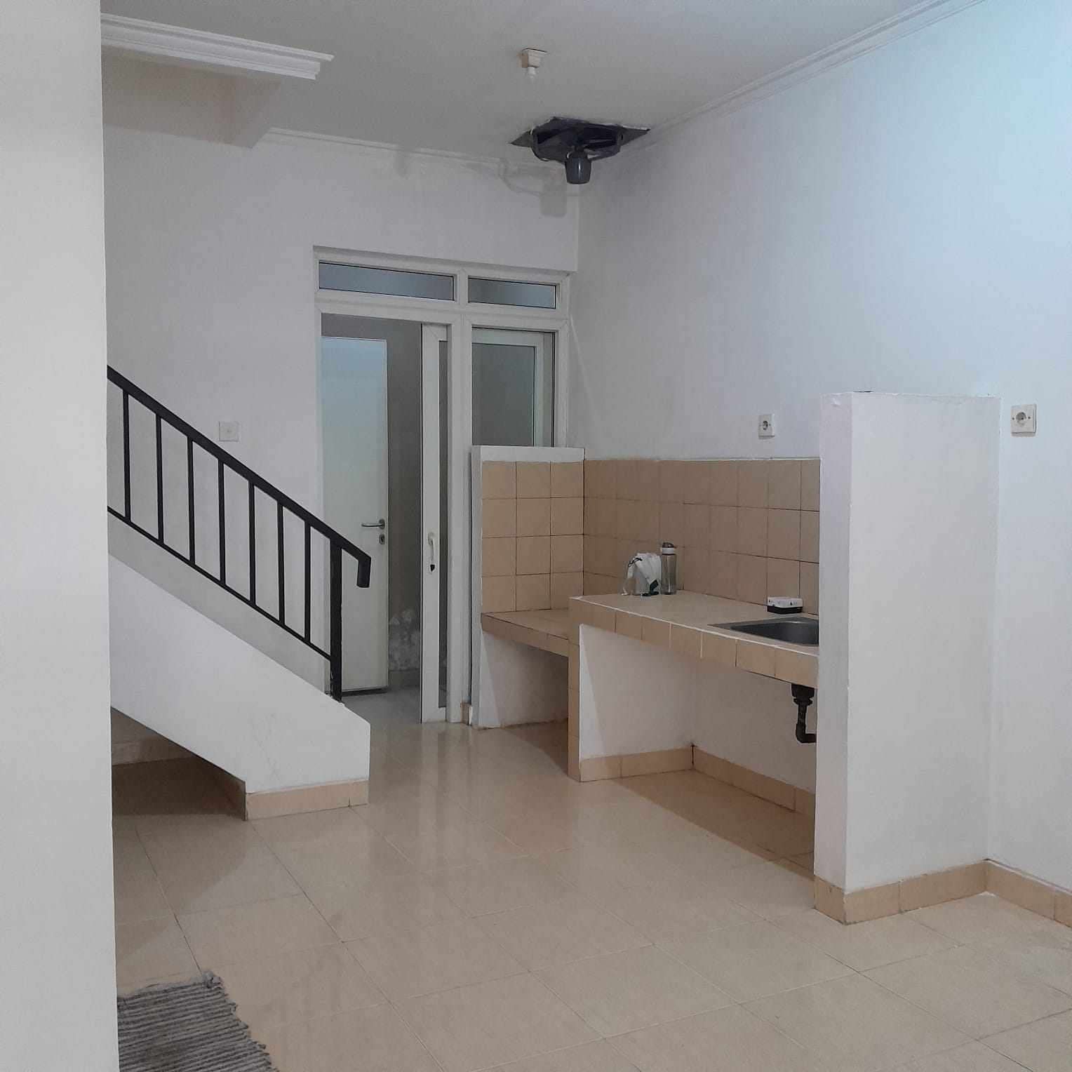 Dijual Rumah Park Residence Taman Surya uk 4x12m Jakarta Barat