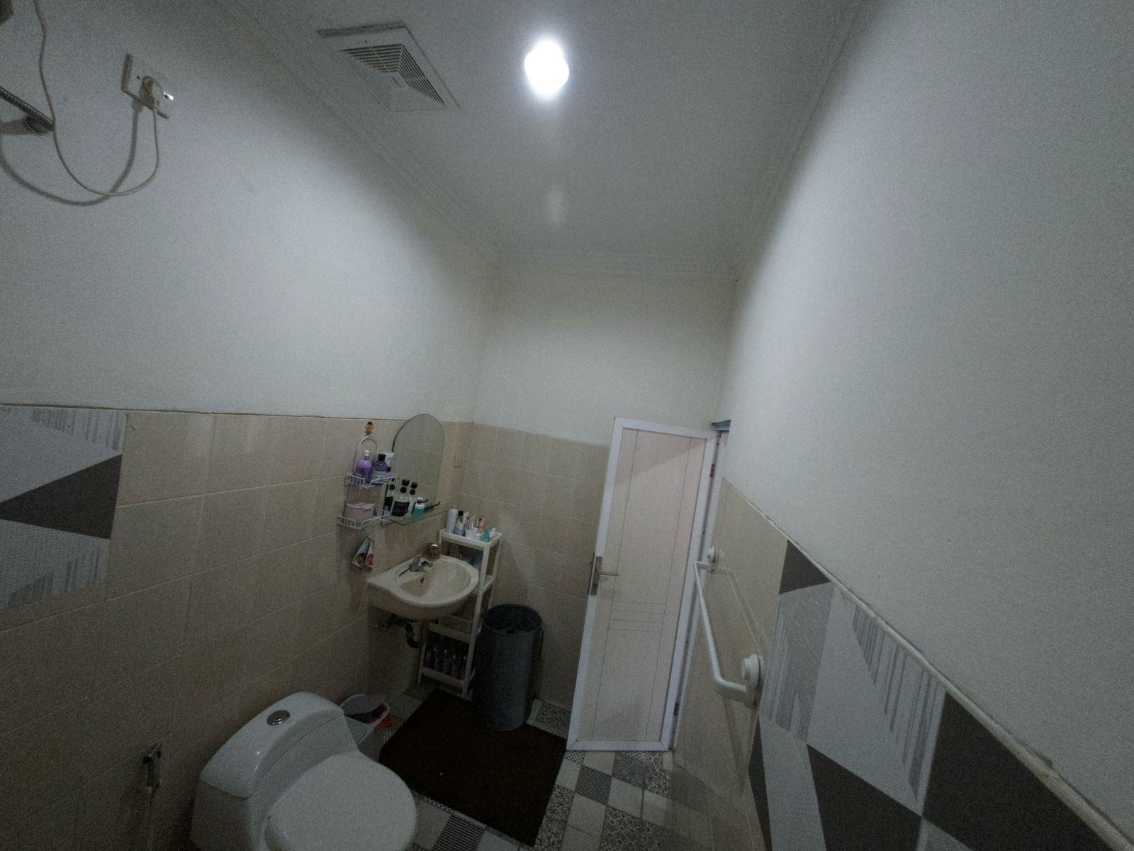 Dijual rumah di Villa Melati Mas, Jelupang, Serpong Utara