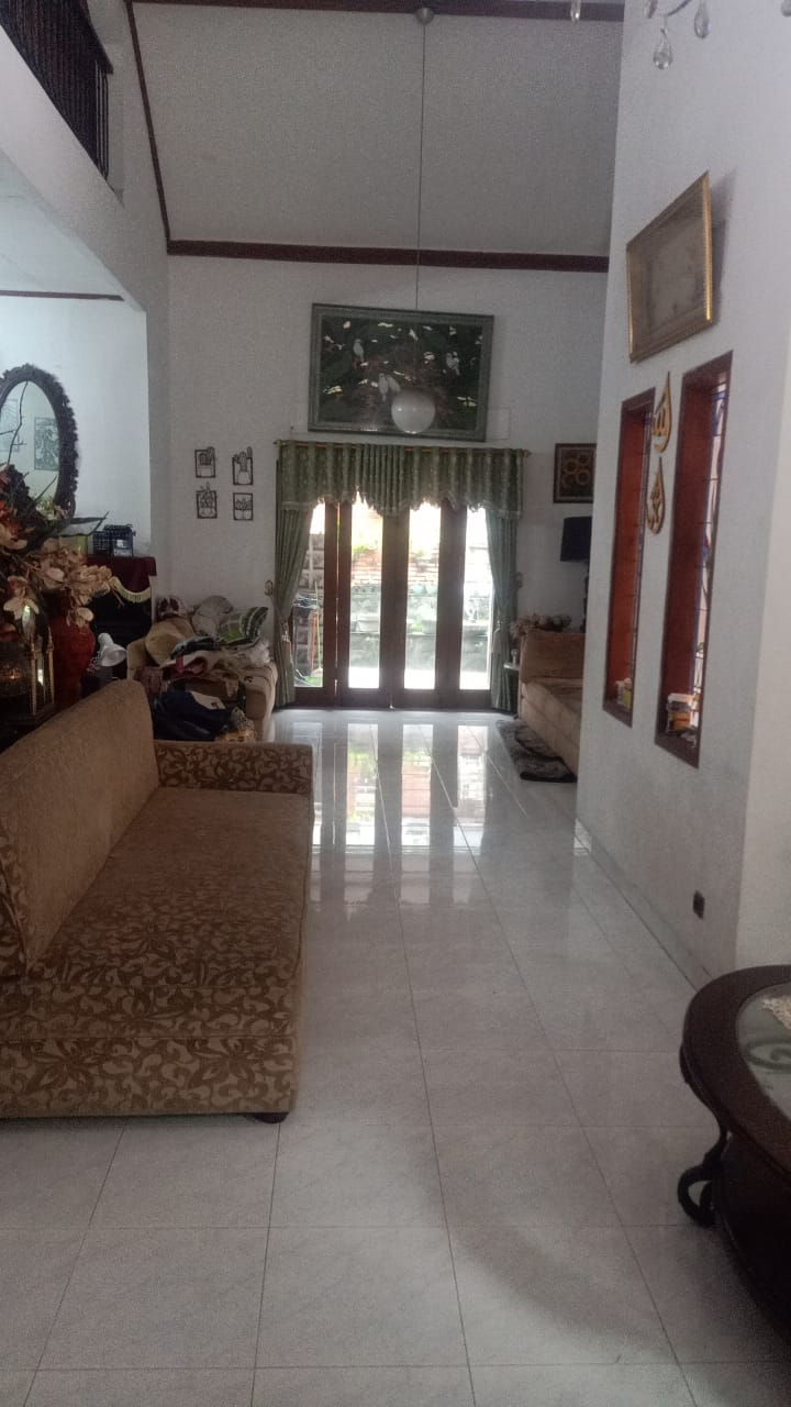 Disewakan rumah town house plus swiming pool di Cilandak Barat