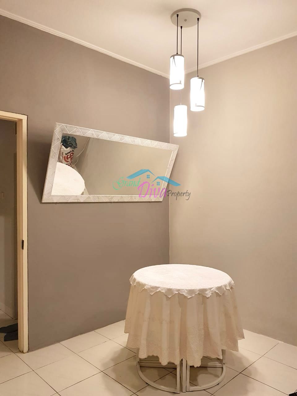 RUMAH FURNISHED DI KOMPLEK GREEN VALLEY RESIDENCE BANDUNG