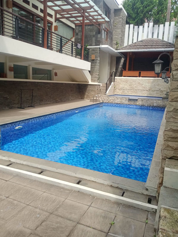 Rumah Full Furnish Serasa Villa Dgn Swimming Pool di Resort Dago