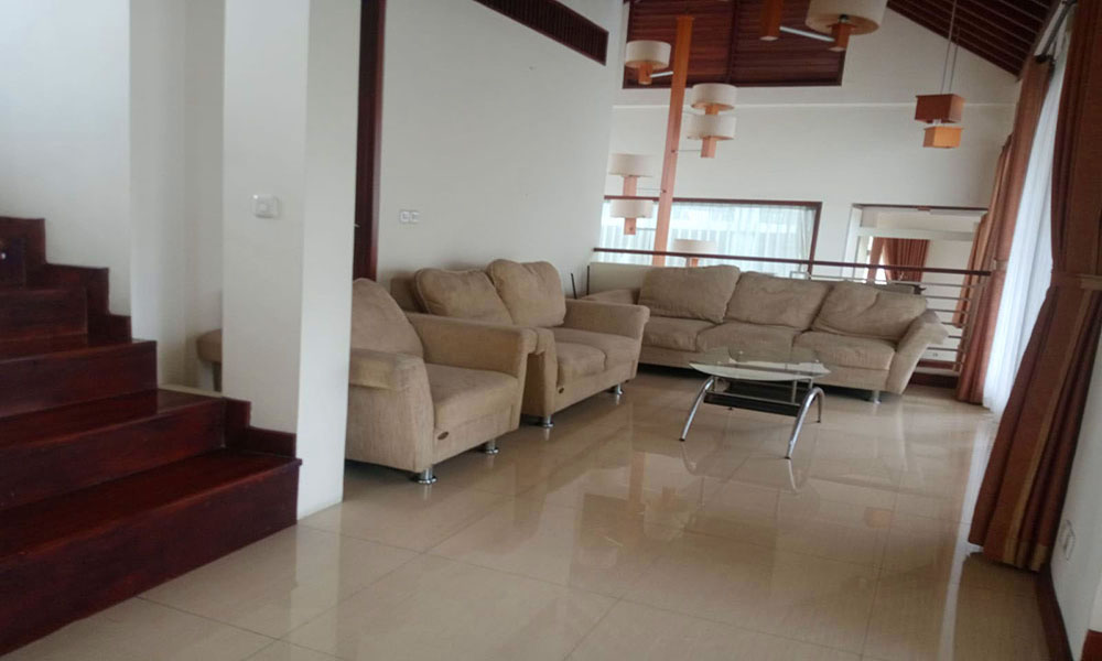 Rumah Full Furnish Serasa Villa Dgn Swimming Pool di Resort Dago