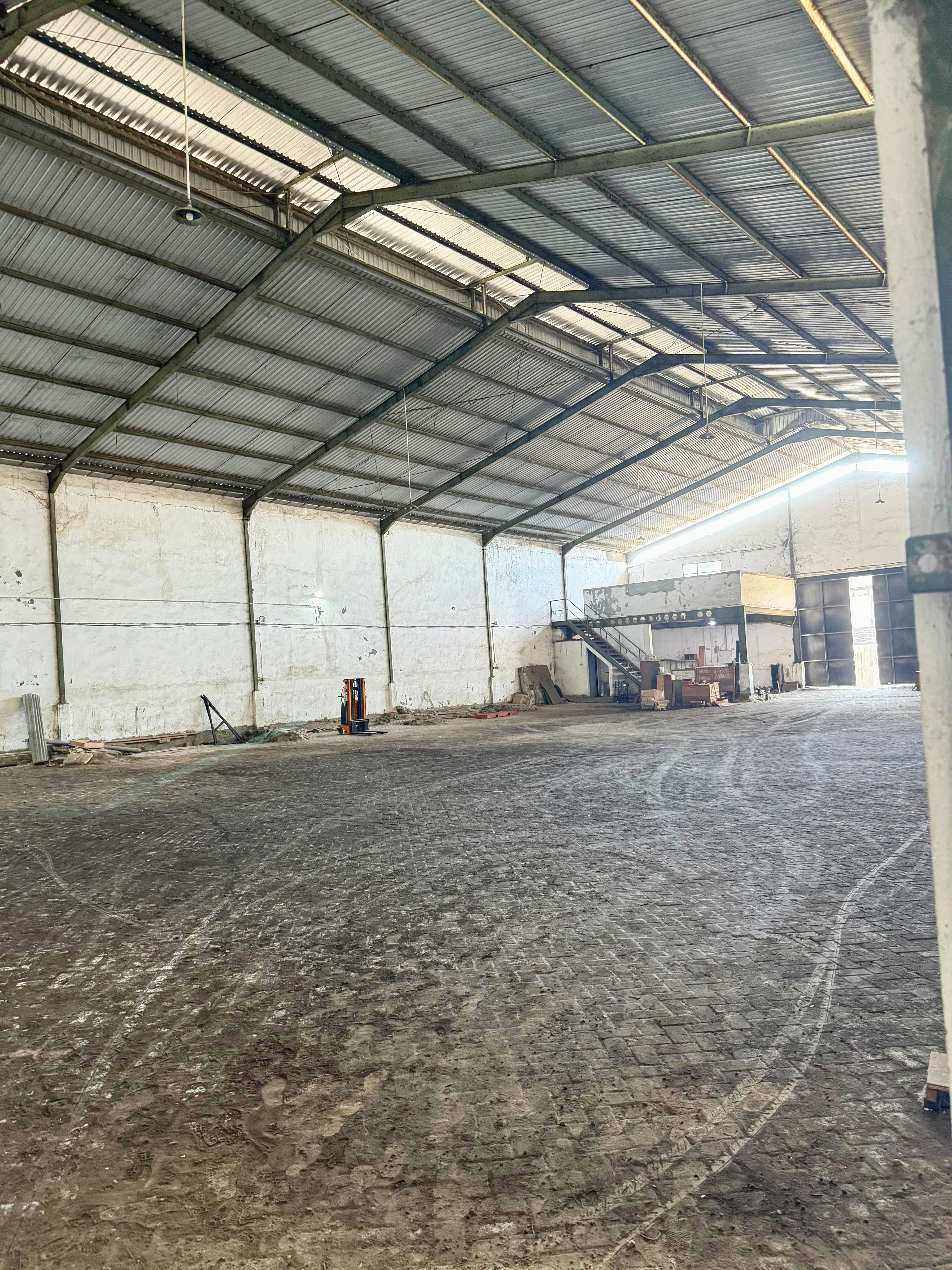 JUAL Gudang strategis di OSOWILANGUN INDAH Dekat tol Surabaya