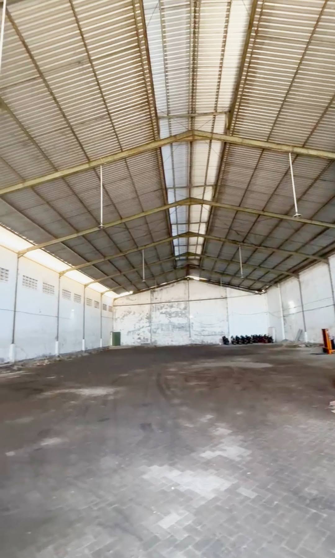 JUAL Gudang strategis di OSOWILANGUN INDAH Dekat tol Surabaya