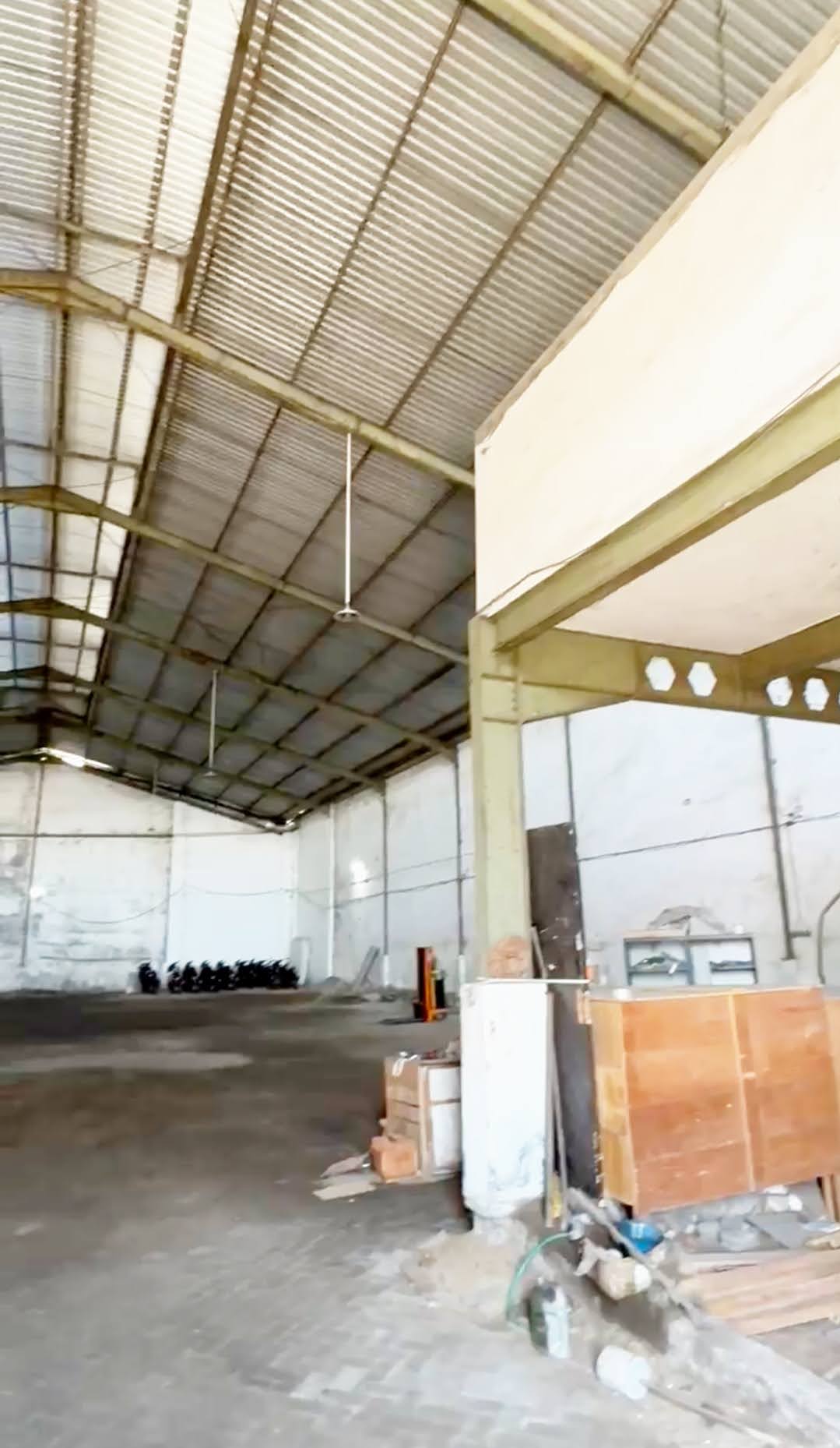 JUAL Gudang strategis di OSOWILANGUN INDAH Dekat tol Surabaya