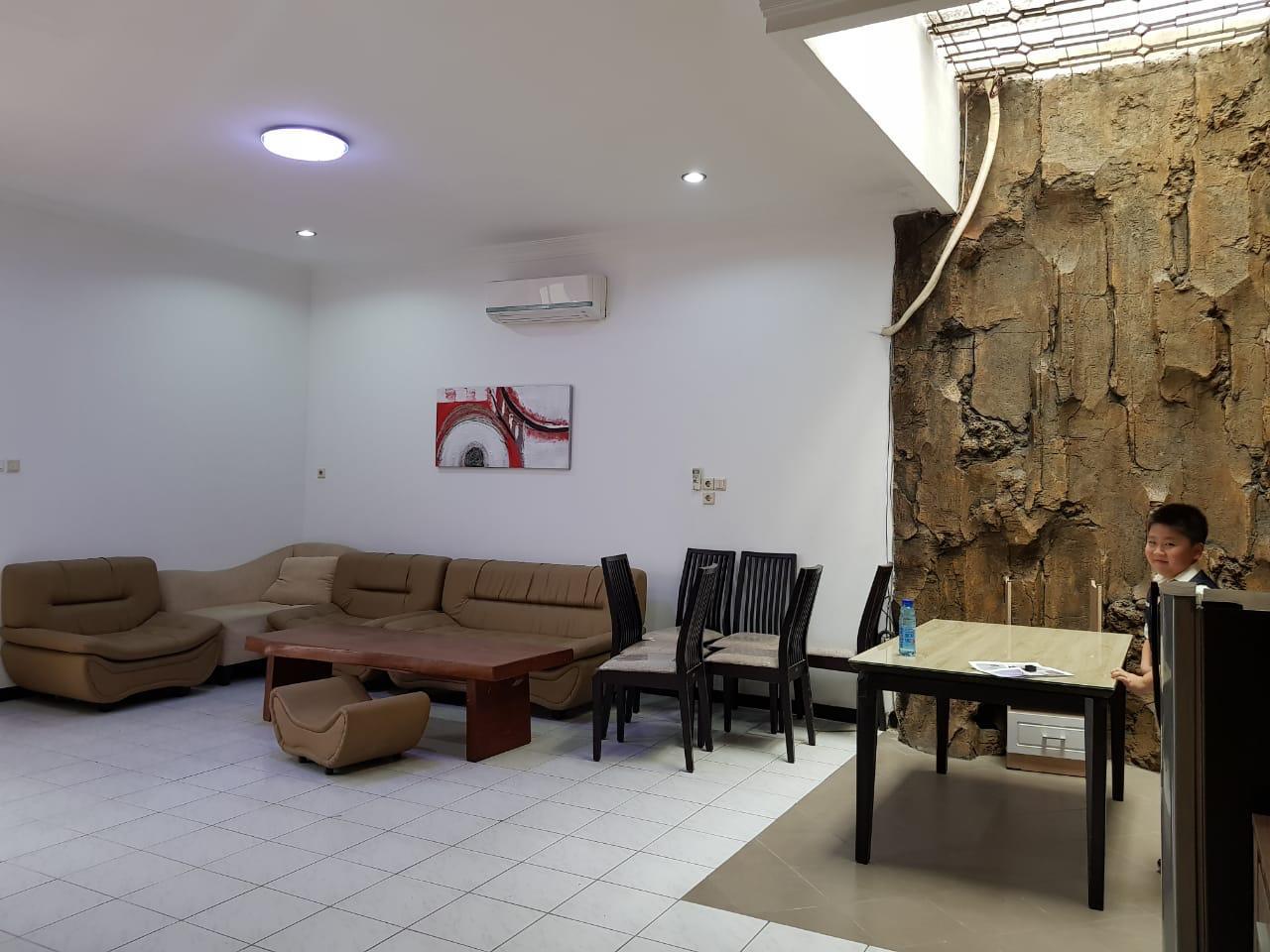 Rumah SIMPANG DARMO PERMAI SELATAN Surabaya