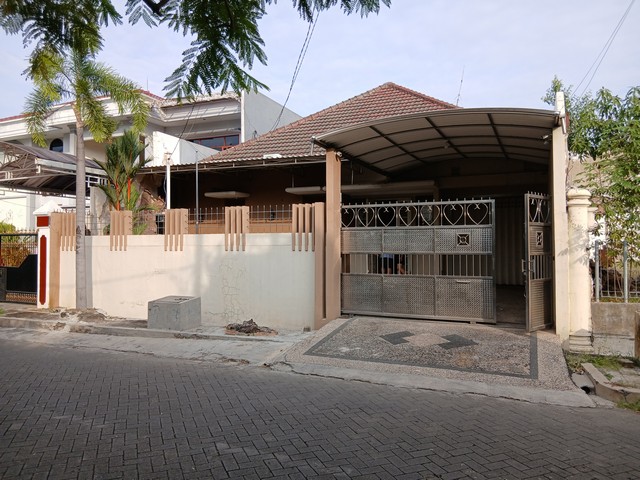 Disewakan Rumah SiapHuni di Simpang Darmo Permai Utara, Surabaya