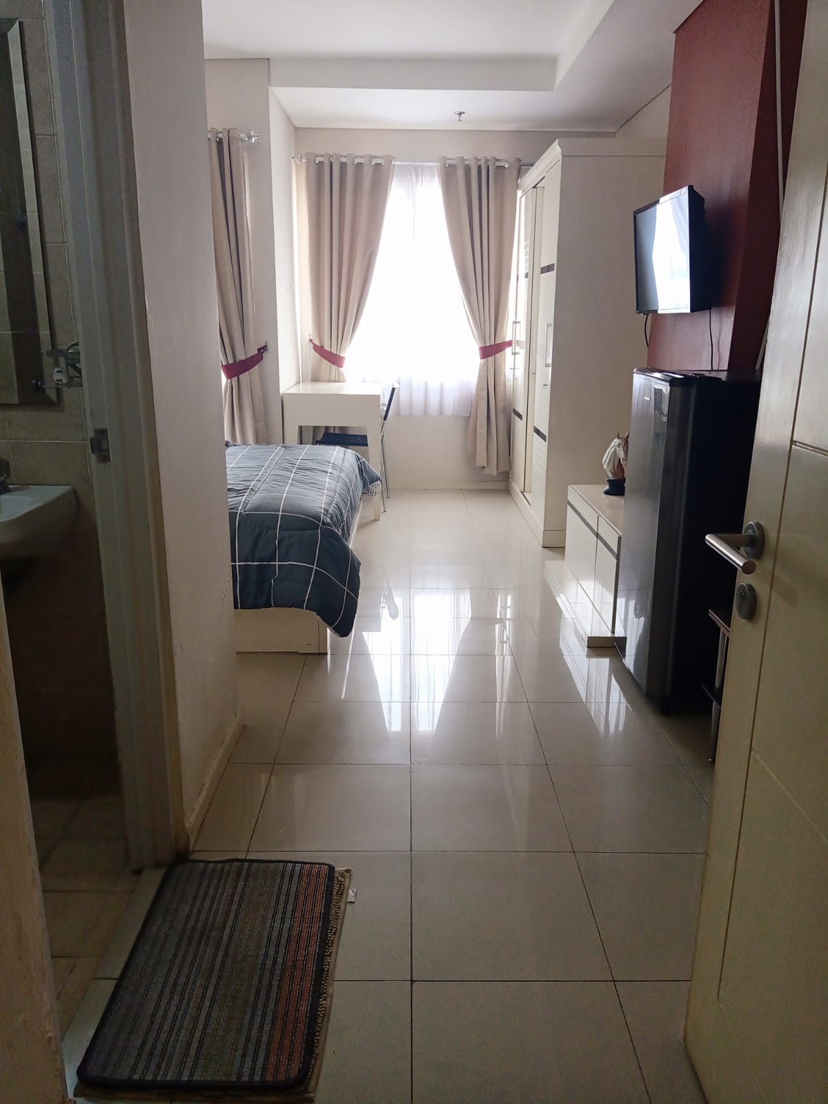 Apartemen Cosmo Terrace Jl. K.H. Mas Mansyur, Kebon Melati