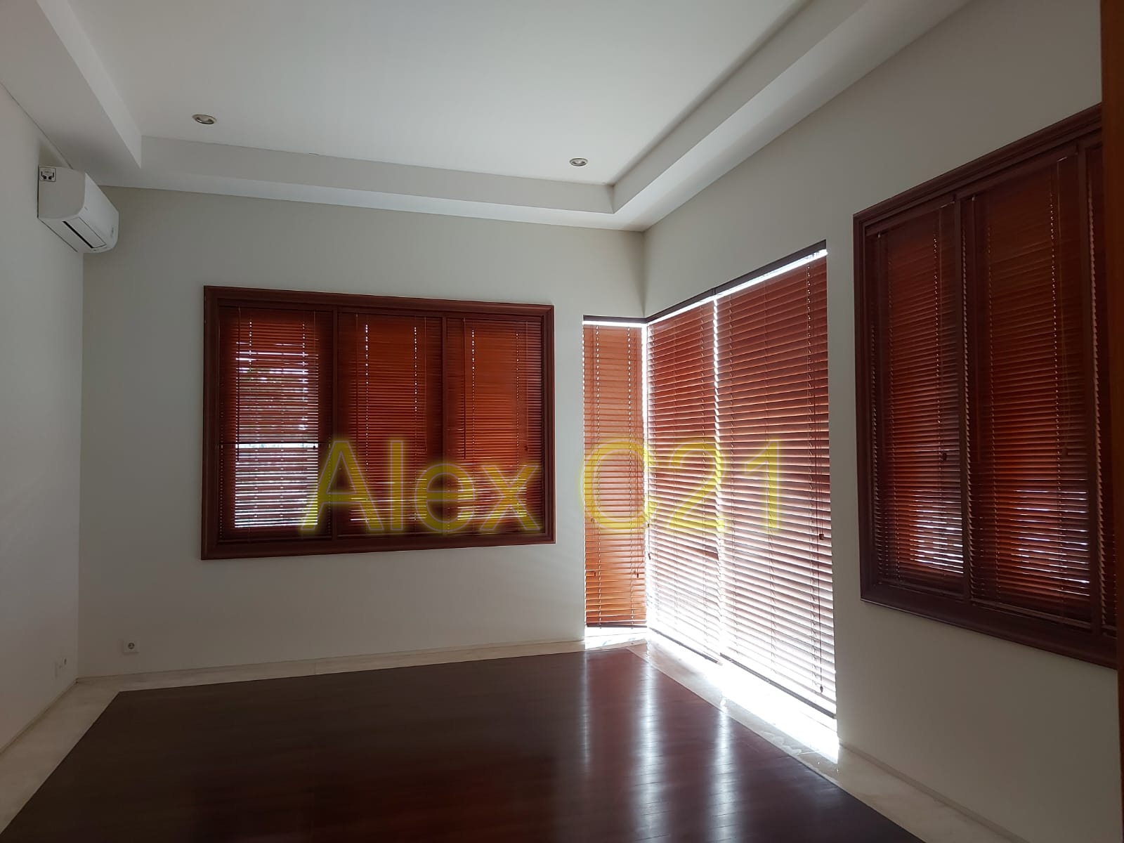 Disewakan Rumah cantik x sewa dari Kedutaan Belanda di Kemang