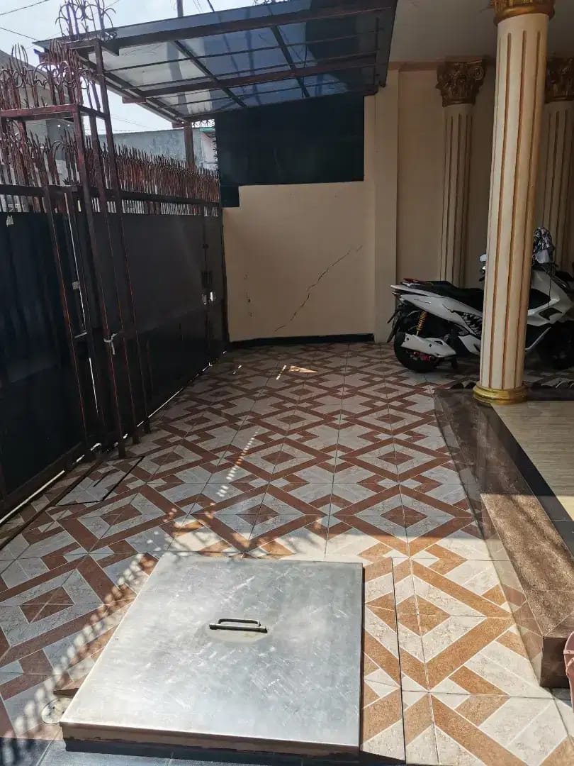 Dijual rumah hoek di komplek walikota Sukapura, Cilincing