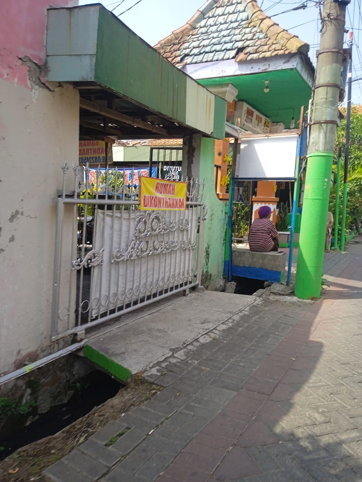 rumah disewakan demak timur surabaya