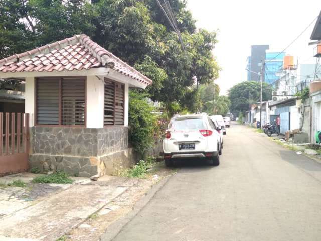Dijual Rumah Tua di Jl. S. Parman, Jakarta Barat