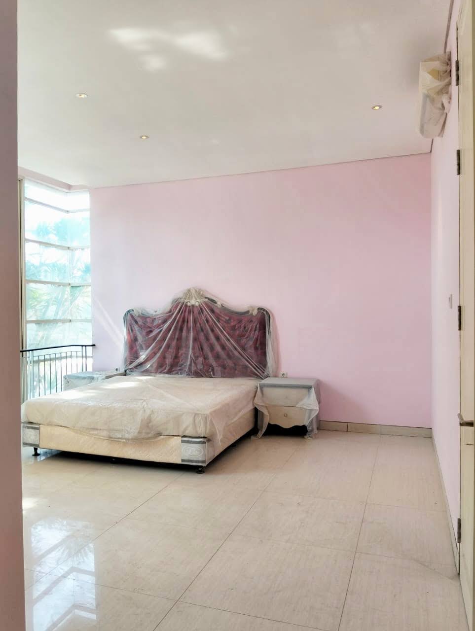 Disewakan Rumah Raya Boulevard PALM BEACH Pakuwon City Surabaya