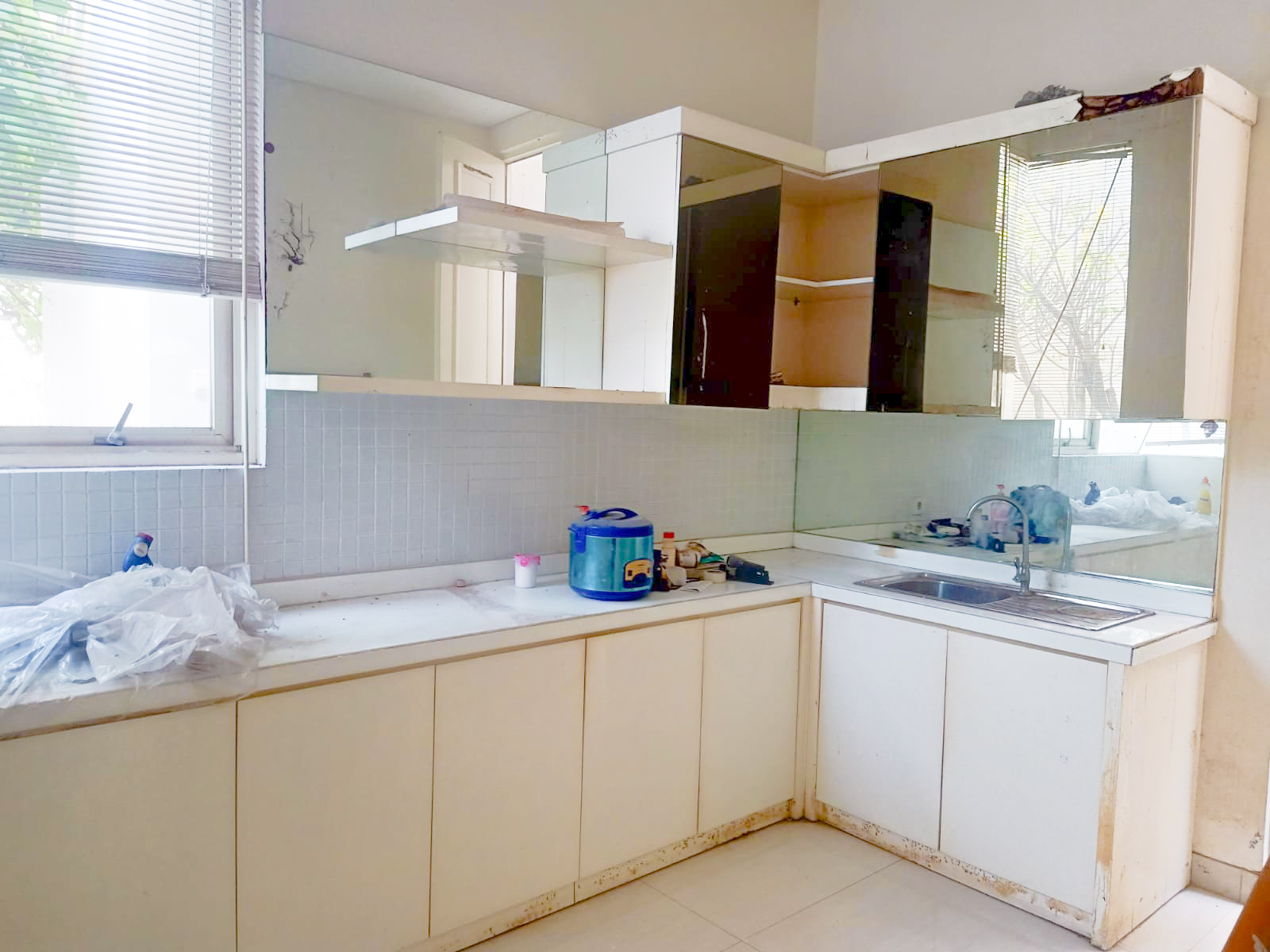 Disewakan Rumah Raya Boulevard PALM BEACH Pakuwon City Surabaya