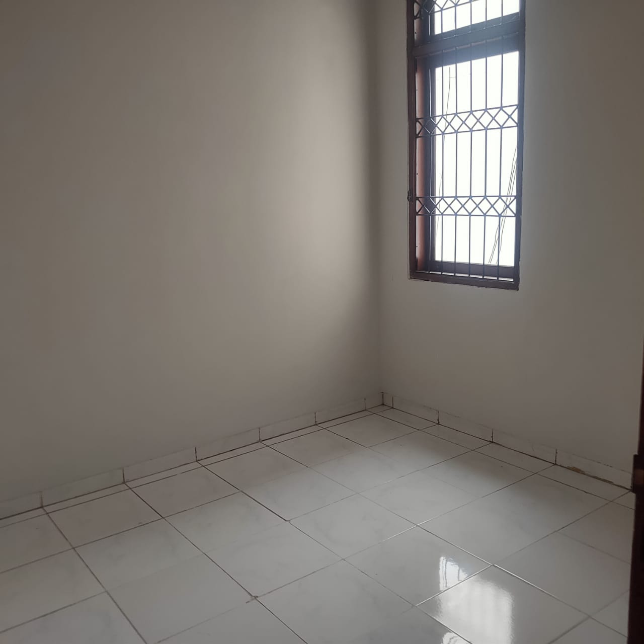 Disewakan 2 unit rumah komplek terbuka di Duren Sawit, Jakarta