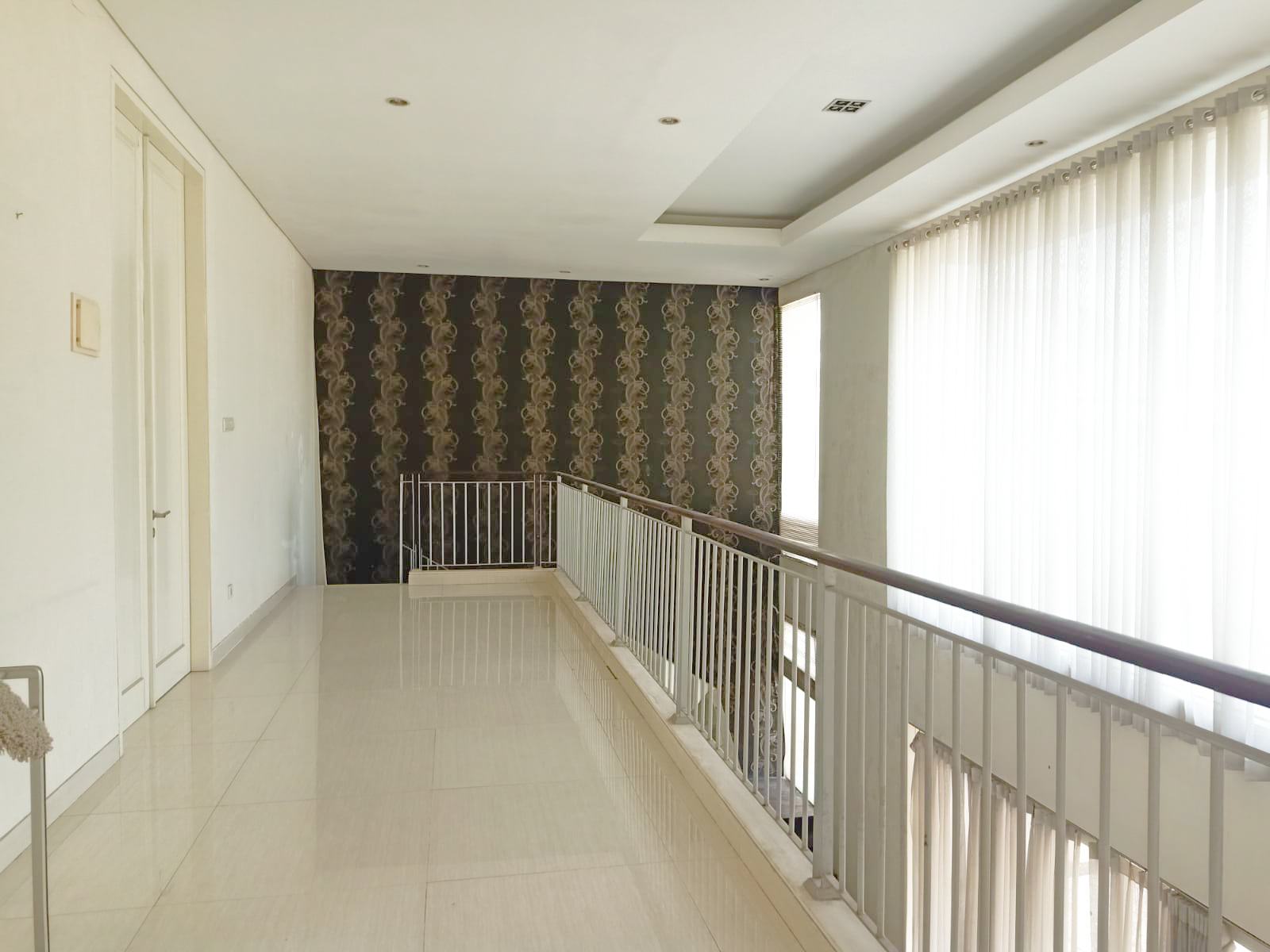 Disewakan Rumah Raya Boulevard PALM BEACH Pakuwon City Surabaya
