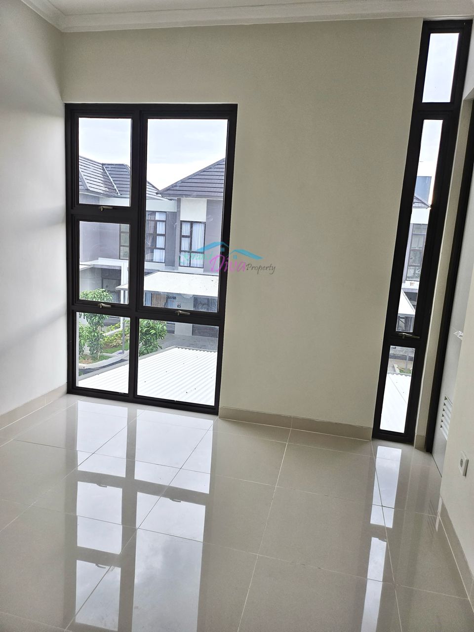 RUMAH BAGUS DAN BARU DI CLUSTER NEW CHERRY VILLE GRAND WISATA