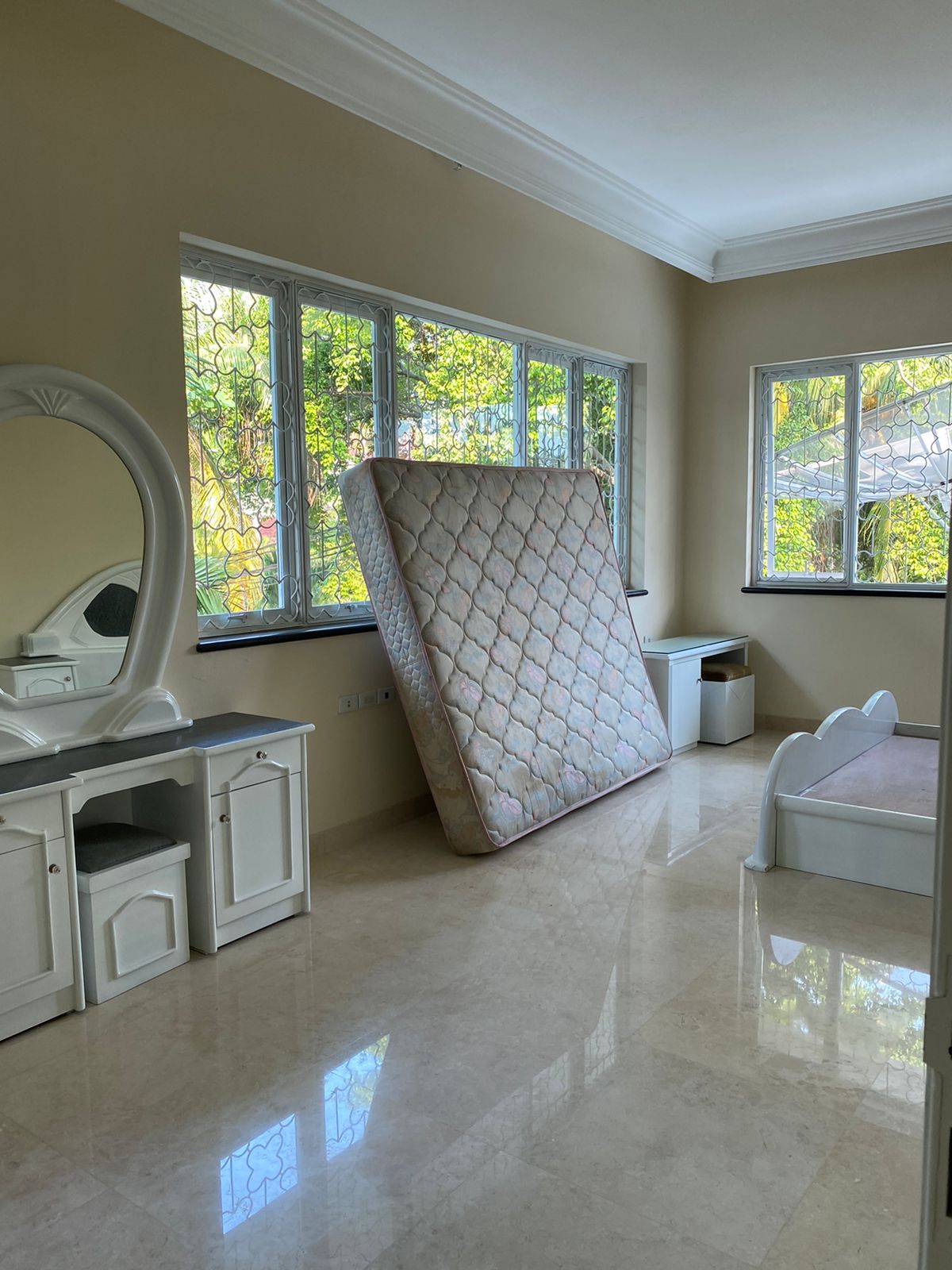 Disewakan rumah mewah di Sunter Agung Podomoro, Sunter Agung