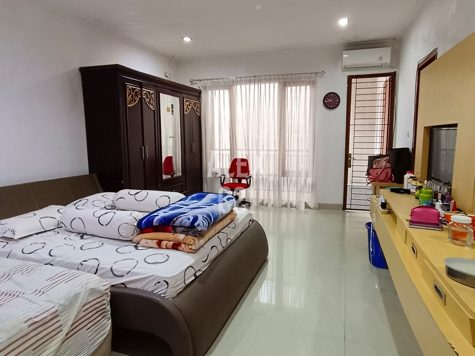 Jual bu sewa rumah mewah komplek di Palmerah, Jakarta Pusat