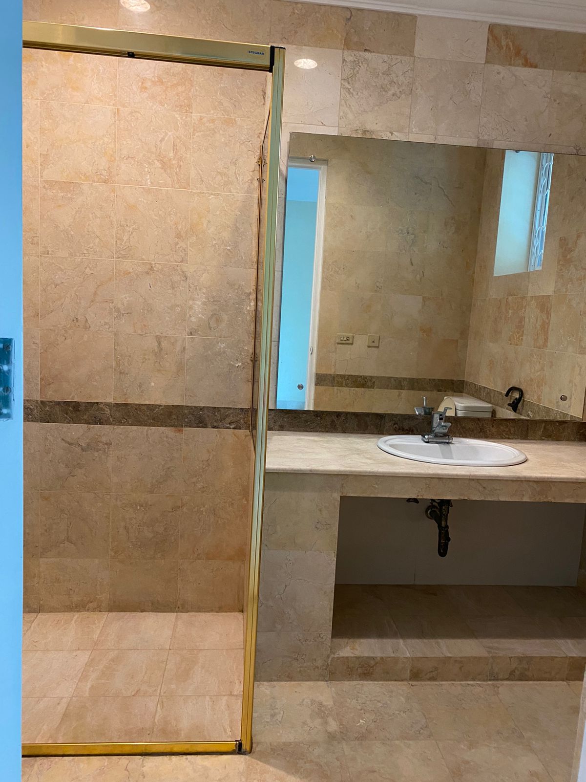 Disewakan rumah mewah di Sunter Agung Podomoro Tanjung Priok