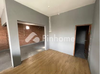 Disewakan ruko gandeng 2 Lantai, Pinggir Jalan di Tanjung Barat