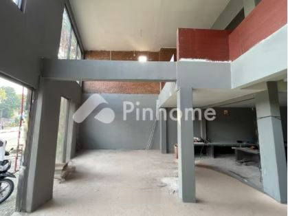 Disewakan ruko gandeng 2 Lantai, Pinggir Jalan di Tanjung Barat