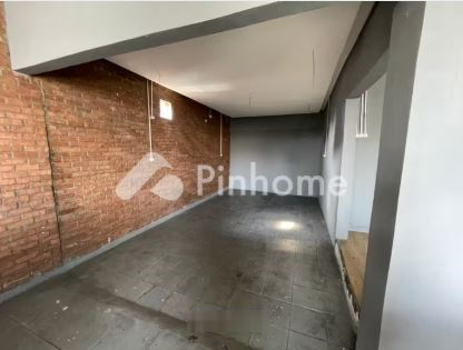 Disewakan ruko gandeng 2 Lantai, Pinggir Jalan di Tanjung Barat