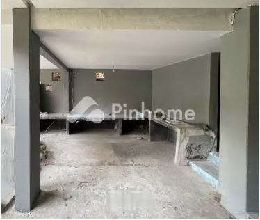 Disewakan ruko gandeng 2 Lantai, Pinggir Jalan di Tanjung Barat