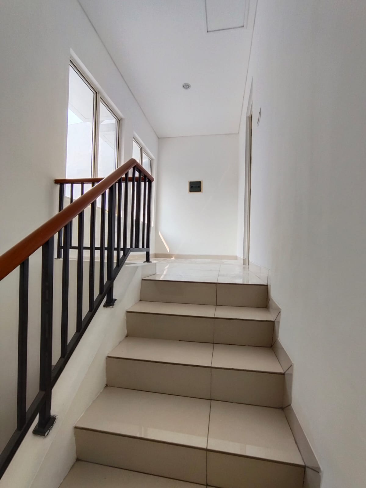 Disewa Rumah Siaphuni di Harapan Indah Cluster Neo Vasana